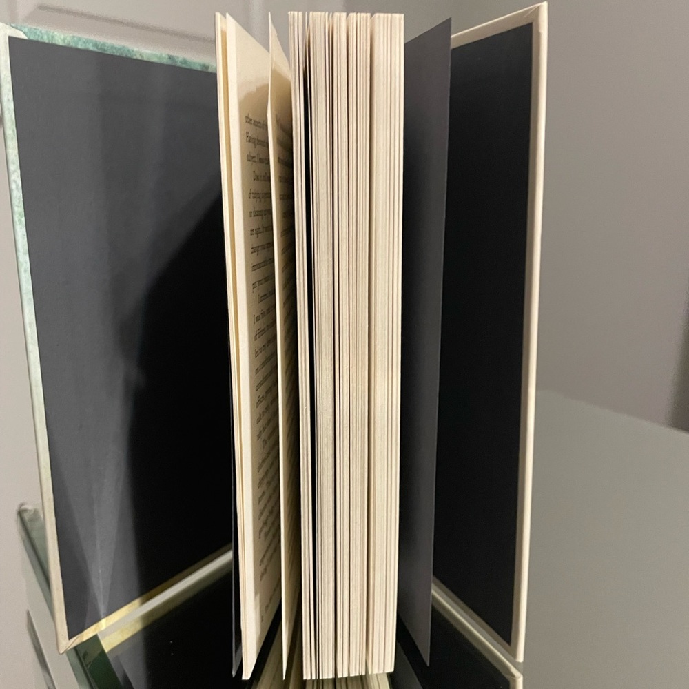 The Life-Changing Magic of Tidying Up book by Marie Kondo. Great condition. - Picture 6 of 6